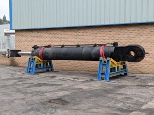 Hydraulic Ram Strip & Assess
