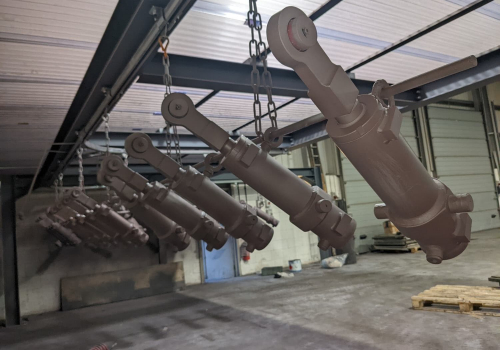 200 Bespoke Cylinders for Repowered Wind Farm